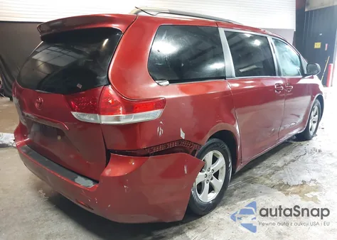 2011 Toyota Sienna Le V6 z USA, uszkodzony, nr VIN 5TDKK3DC3BS074473